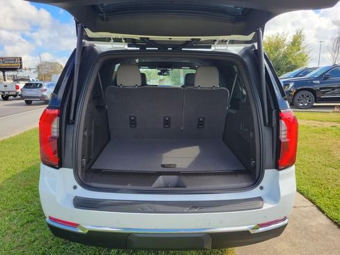 New 2026 GMC Yukon XL Elevation image 7