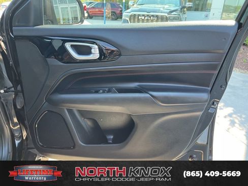 Used 2024 Jeep Compass Trailhawk AWD/4WD image 27