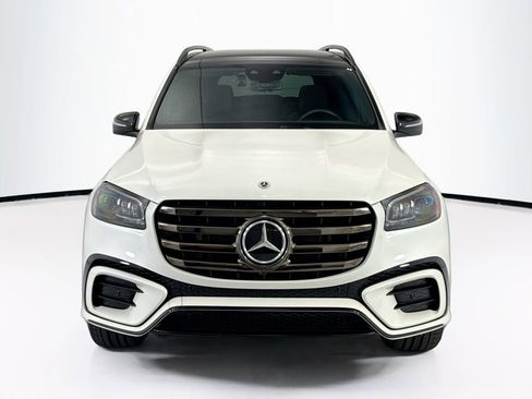 Used 2024 Mercedes-Benz GLS 450 4MATIC image 2