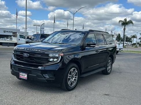 Certified 2025 Ford Expedition Active AWD/4WD image 8