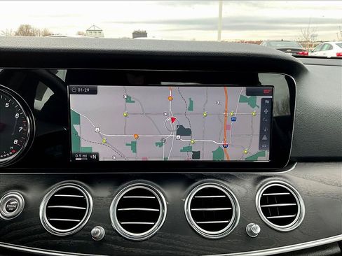 Used 2017 Mercedes-Benz E 300 4MATIC image 16