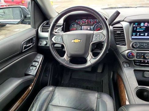 Used 2020 Chevrolet Suburban LT image 15