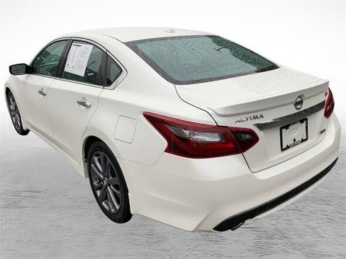 Used 2018 Nissan Altima 2.5 SR w/ SR Special Edition FWD image 5