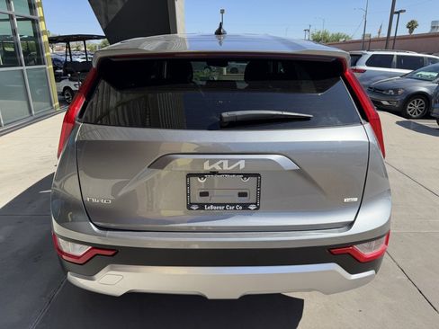 Used 2024 Kia Niro LX FWD image 13