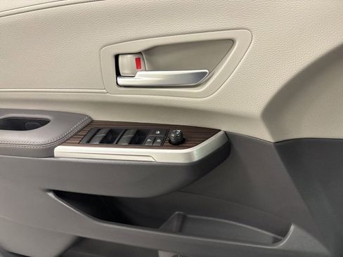 Certified 2022 Toyota Sienna XLE image 29