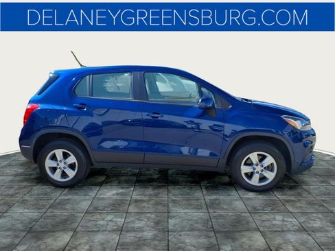 Used 2017 Chevrolet Trax LS AWD/4WD image 2
