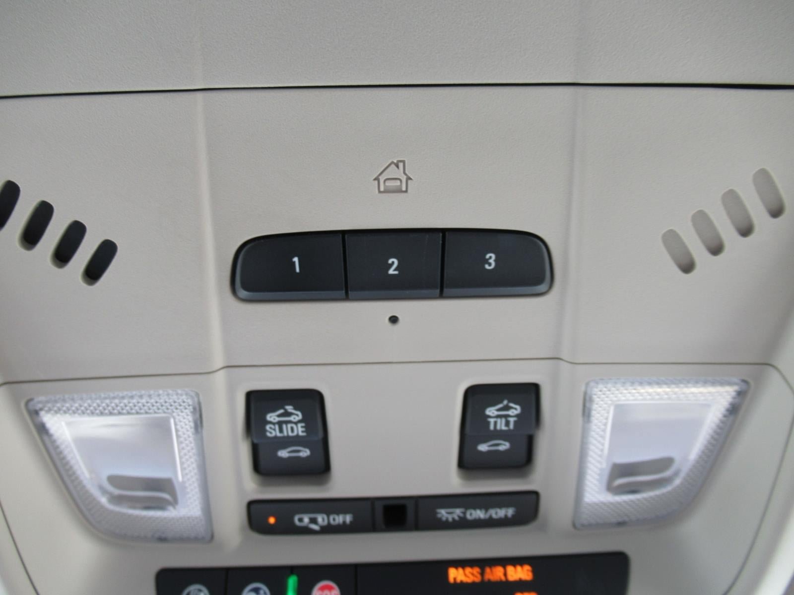 Used 2019 GMC Acadia Denali w/ Technology Package FWD image 30