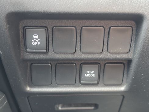 Used 2018 Nissan Pathfinder S FWD image 16