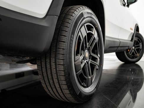 Used 2023 Rivian R1S Adventure image 51