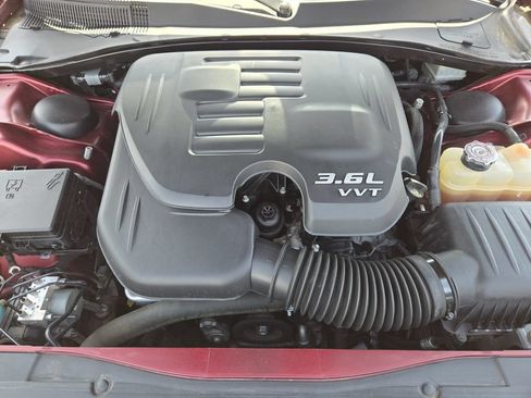Used 2017 Chrysler 300 Limited RWD image 25
