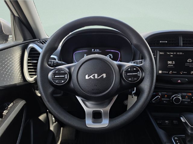 Used 2025 Kia Soul LX FWD image 23