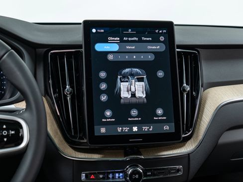 New 2026 Volvo XC60 B5 Plus w/ Climate Package image 19