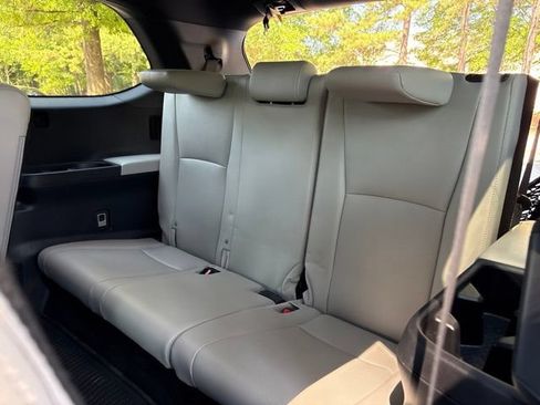 Used 2025 Toyota Grand Highlander AWD Hybrid image 18