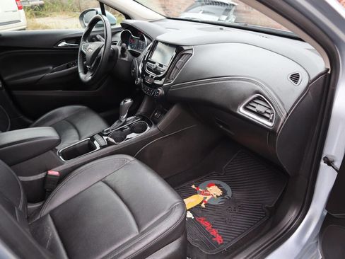Used 2018 Chevrolet Cruze LT w/ Leather Package image 24