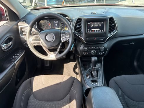 Used 2020 Jeep Cherokee Latitude FWD image 8