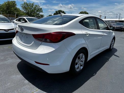 Used 2016 Hyundai Elantra SE image 7