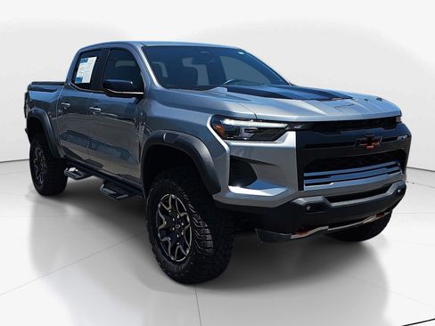Used 2024 Chevrolet Colorado ZR2 w/ ZR2 Convenience Package III AWD/4WD image 2