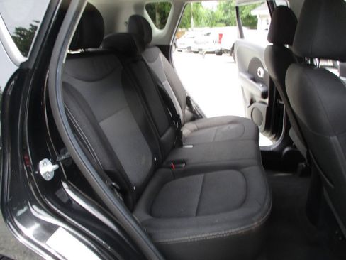 Used 2017 Kia Soul + FWD image 28