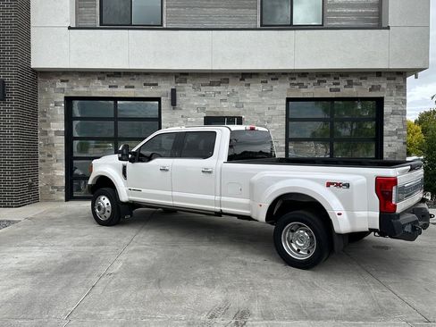 Used 2017 Ford F450 Platinum w/ Platinum Ultimate Package AWD/4WD image 5