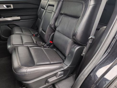 Used 2021 Ford Explorer Limited w/ Equipment Group 301A image 18