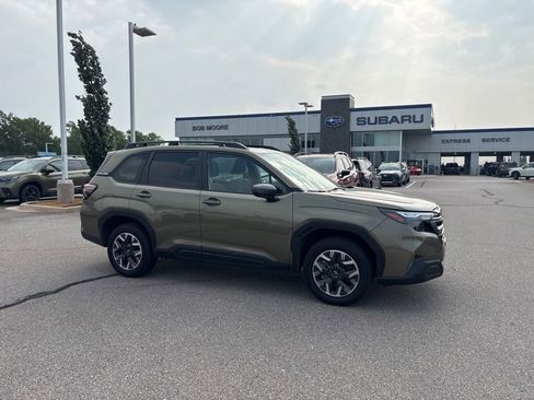 Used 2026 Subaru Forester Premium AWD/4WD image 1
