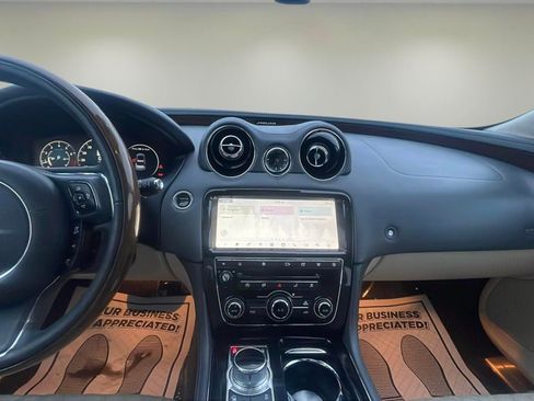Used 2019 Jaguar XJ L Portfolio AWD/4WD image 10