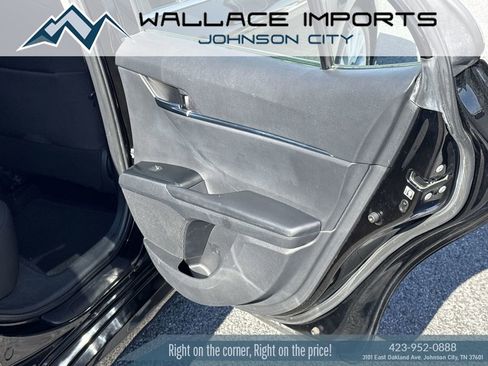 Used 2019 Toyota Camry LE image 27