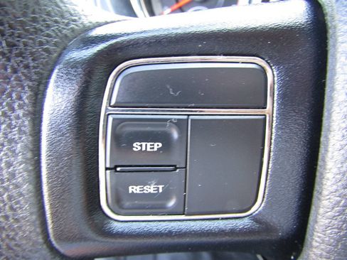 Used 2013 RAM C/V Tradesman FWD image 9