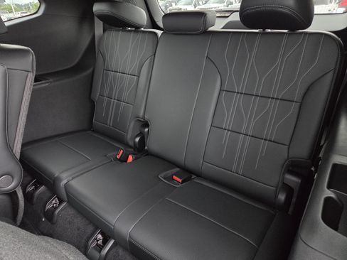 New 2026 Buick Enclave Avenir w/ Super Cruise Package FWD image 18