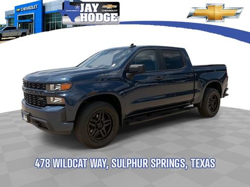 Used 2020 Chevrolet Silverado 1500 Custom w/ Custom Value Package AWD/4WD image 1