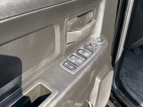 Used 2024 RAM 3500 Tradesman w/ Chrome Appearance Group AWD/4WD image 13