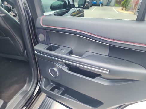 Used 2019 Ford Expedition Limited w/ Equipment Group 303A RWD image 20
