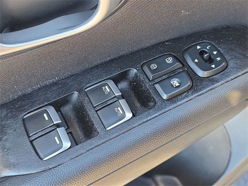 Used 2017 Kia Soul + image 20