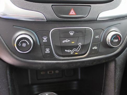 Certified 2020 Chevrolet Equinox LT image 12