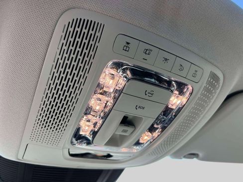 Used 2024 Mercedes-Benz GLS 580 4MATIC image 33