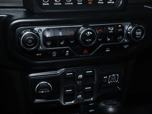 Used 2023 Jeep Wrangler Sahara w/ Cold Weather Group image 26