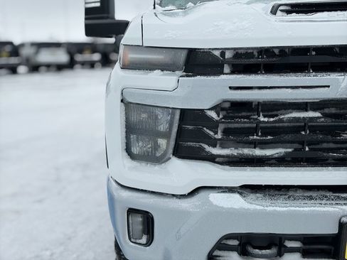 Used 2024 Chevrolet Silverado 3500 LT w/ Convenience Package image 4