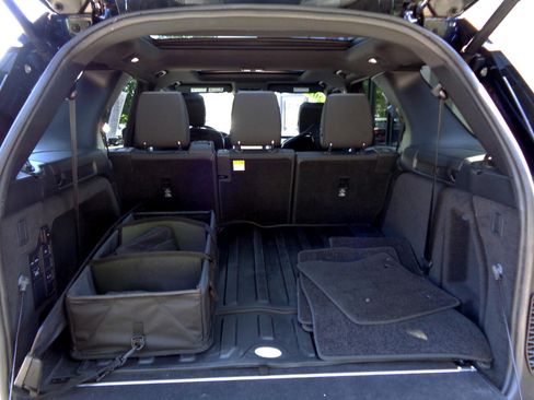 Used 2023 Land Rover Discovery S R-Dynamic image 20