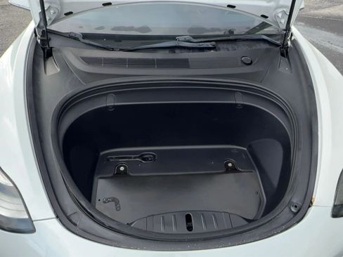 Used 2018 Tesla Model 3 Long Range RWD image 32