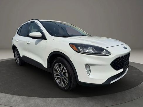 Used 2020 Ford Escape SEL image 3