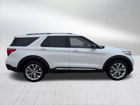 Used 2023 Ford Explorer Platinum w/ Technology Package image 7