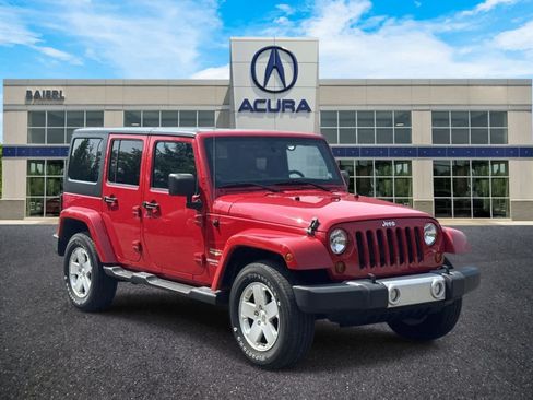 Used 2012 Jeep Wrangler Unlimited Sahara w/ Connectivity Group AWD/4WD image 7