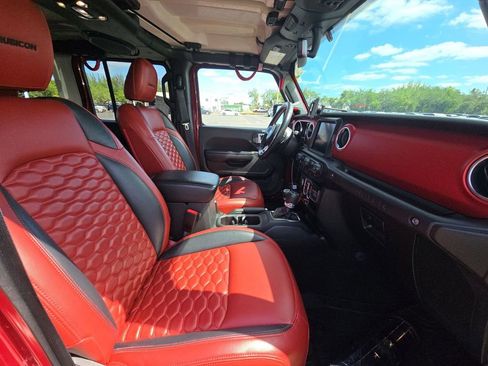 Used 2021 Jeep Wrangler Unlimited Rubicon w/ Dual Top Group AWD/4WD image 5