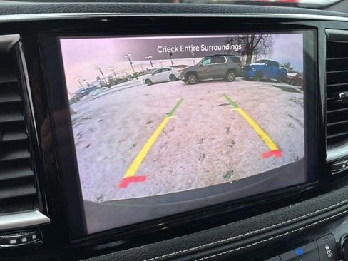 Used 2024 Chrysler Pacifica Touring image 24
