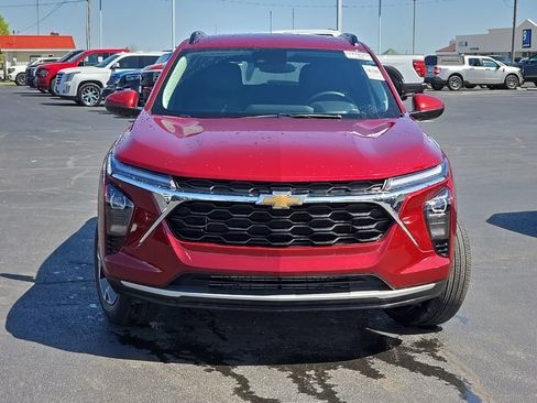 Used 2025 Chevrolet Trax LT w/ LT Convenience Package FWD image 52