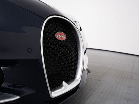 Used 2018 Bugatti Chiron AWD/4WD image 17