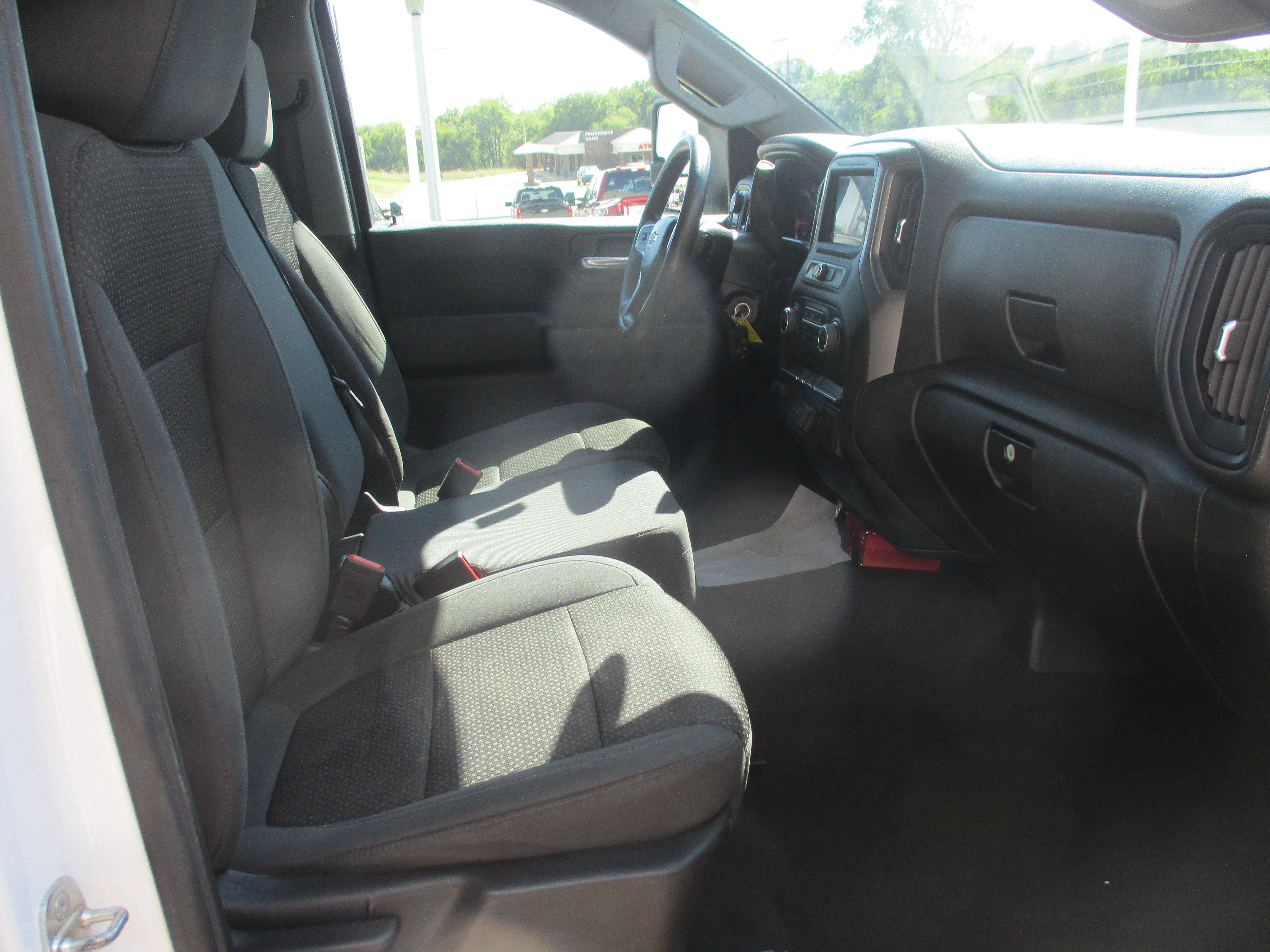 Used 2022 Chevrolet Silverado 2500 Custom w/ Custom Value Package AWD/4WD image 10