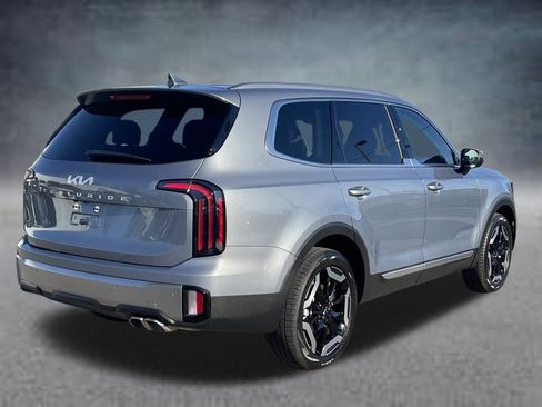 Used 2025 Kia Telluride EX image 3