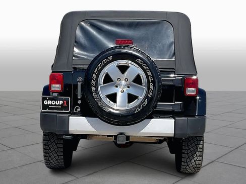 Used 2010 Jeep Wrangler Unlimited Sahara image 5