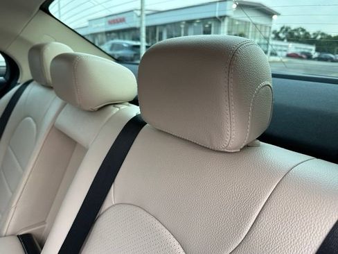 Used 2020 Mercedes-Benz C 300 4MATIC Sedan image 28